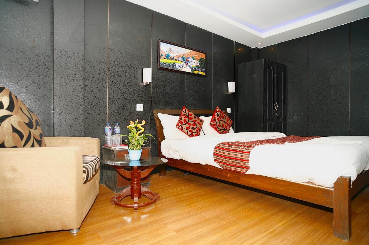 Traveler'S Holiday Inn Kathmandu Ngoại thất bức ảnh